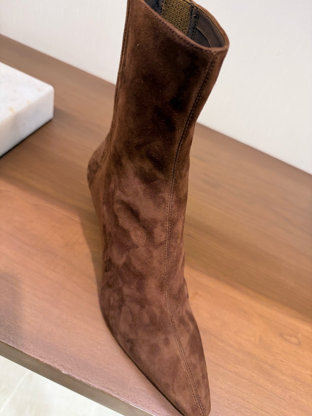 i keep circling back to these โ chocolate brown suede, pointed toe, that perfect heel height ๐ค so versatile but also NOT cheap ๐ฉ do i pull the trigger or walk away and pretend i never saw them?? swipe for the side profile โ photo 2